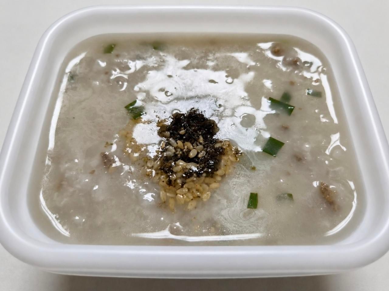 본죽 소고기 버섯죽
전채김에게 지원받은 동구녁 재난지원쿠폰으로 배달시켯당! 용기 3개소분, 염도 아주 싱겁 브랜드